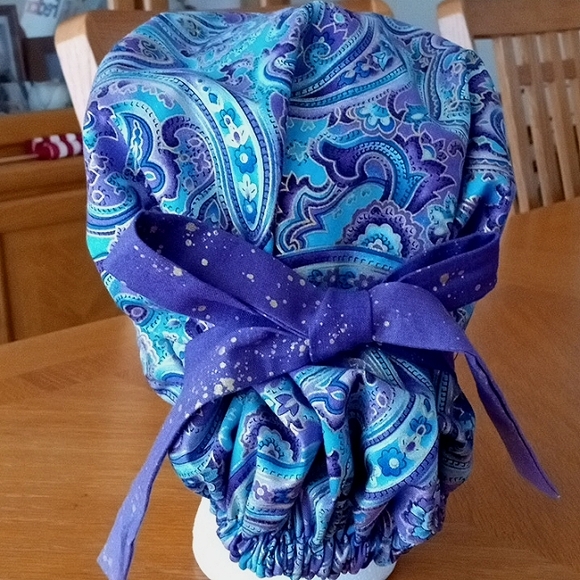 Scrub Ponytail Woman's Reversible Hat Purple Paisley/Purple Gold Inside NWOT - Picture 2 of 7